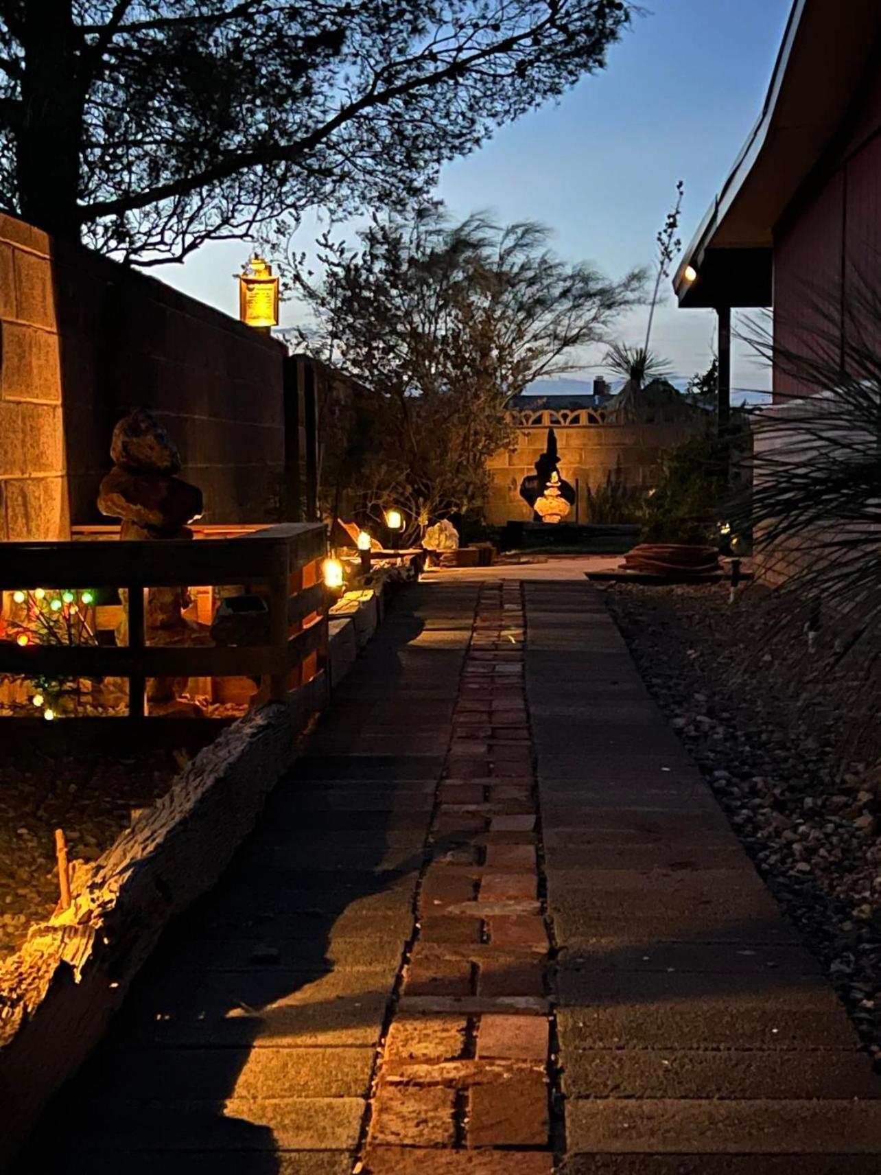 Hole In The Wall Getaway - Usa Mexico Border Bed And Breakfast Columbus Exterior foto