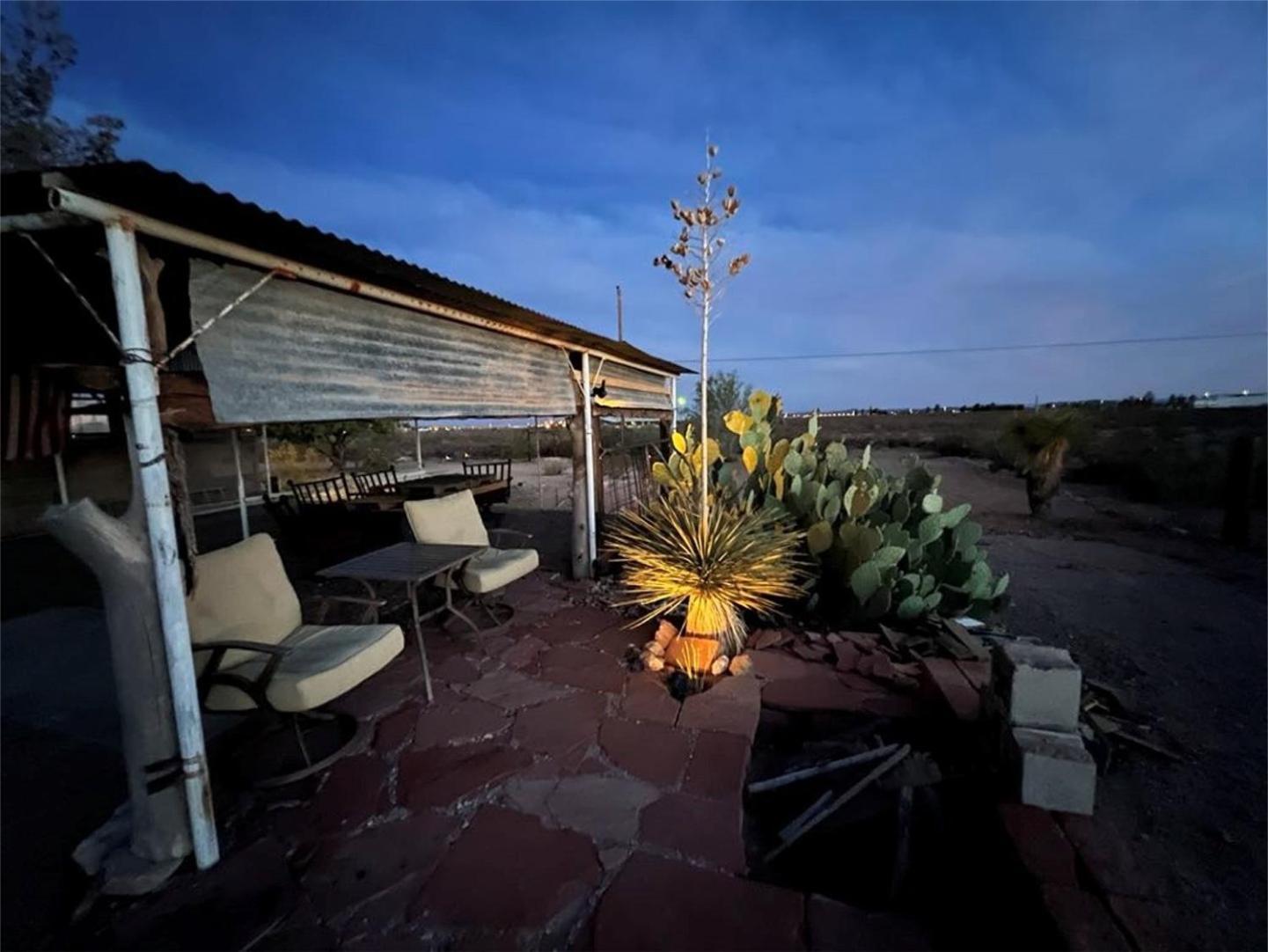 Hole In The Wall Getaway - Usa Mexico Border Bed And Breakfast Columbus Exterior foto